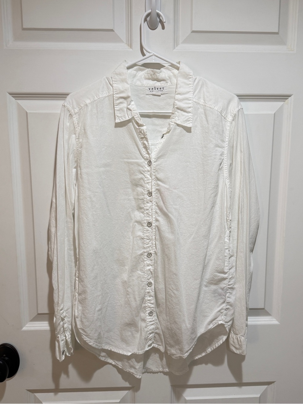 Velvet by Graham & Spencer Off-White Casual Button-Down Shirt